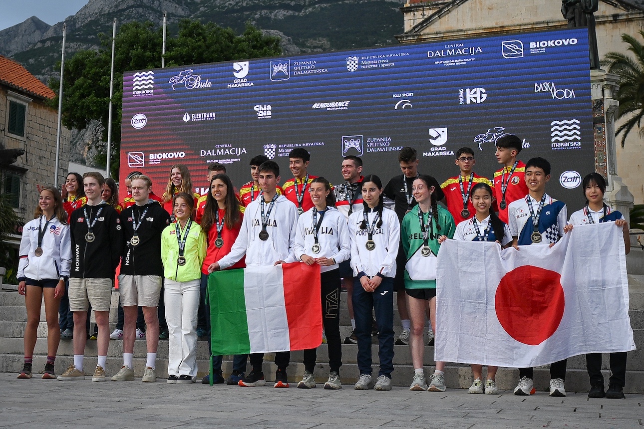 Today's team medallists enjoying their well-deserved victory at the Youth Skyrunning World Championships VERTICAL. ©Damiano Benedetto Photo